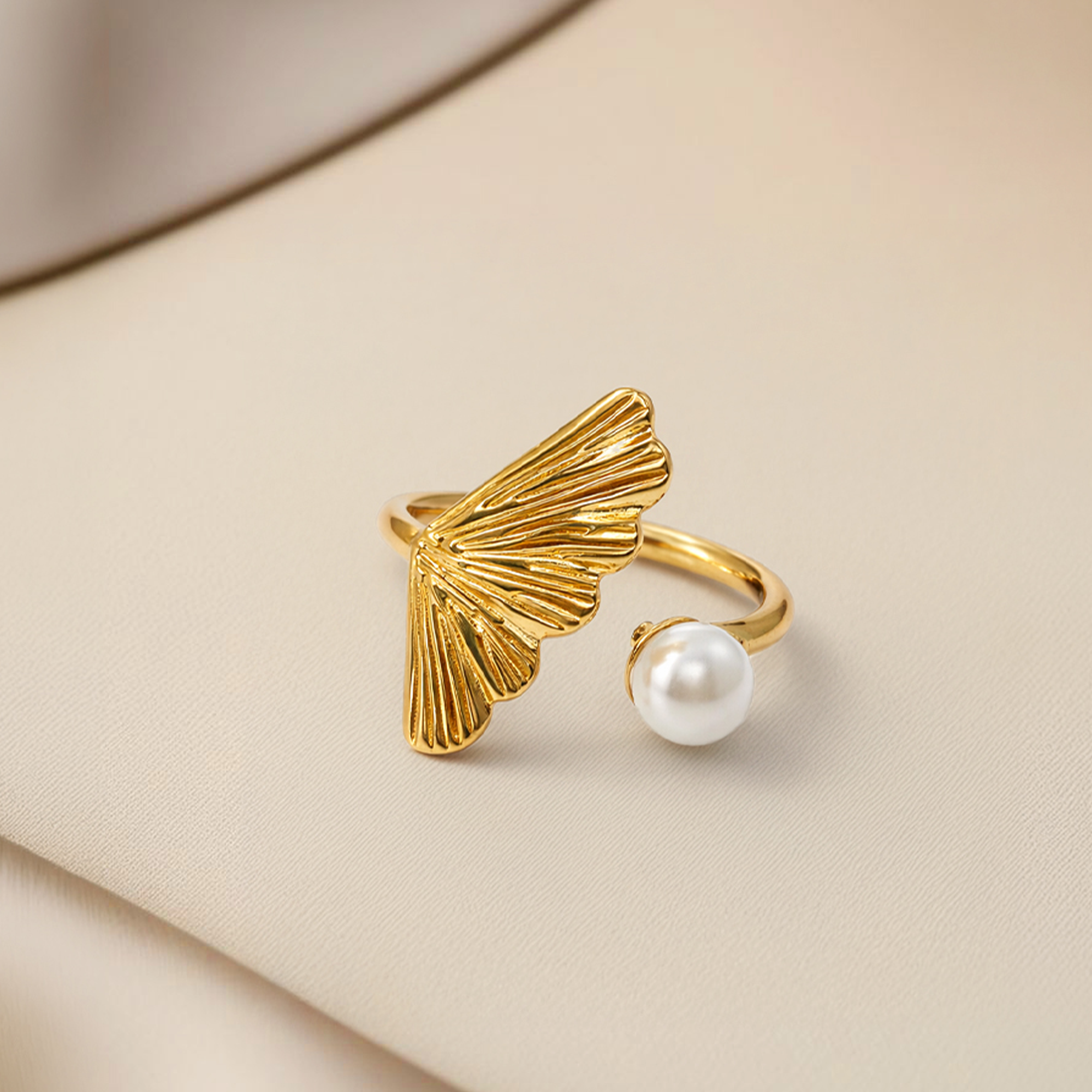 Nefert Pearl Leaf Ring