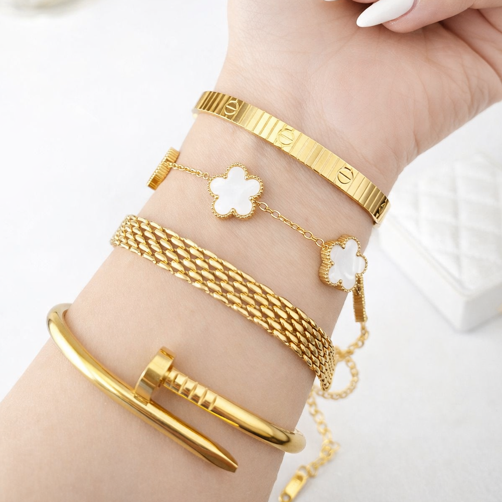White Clover Luxe Set (4pcs)